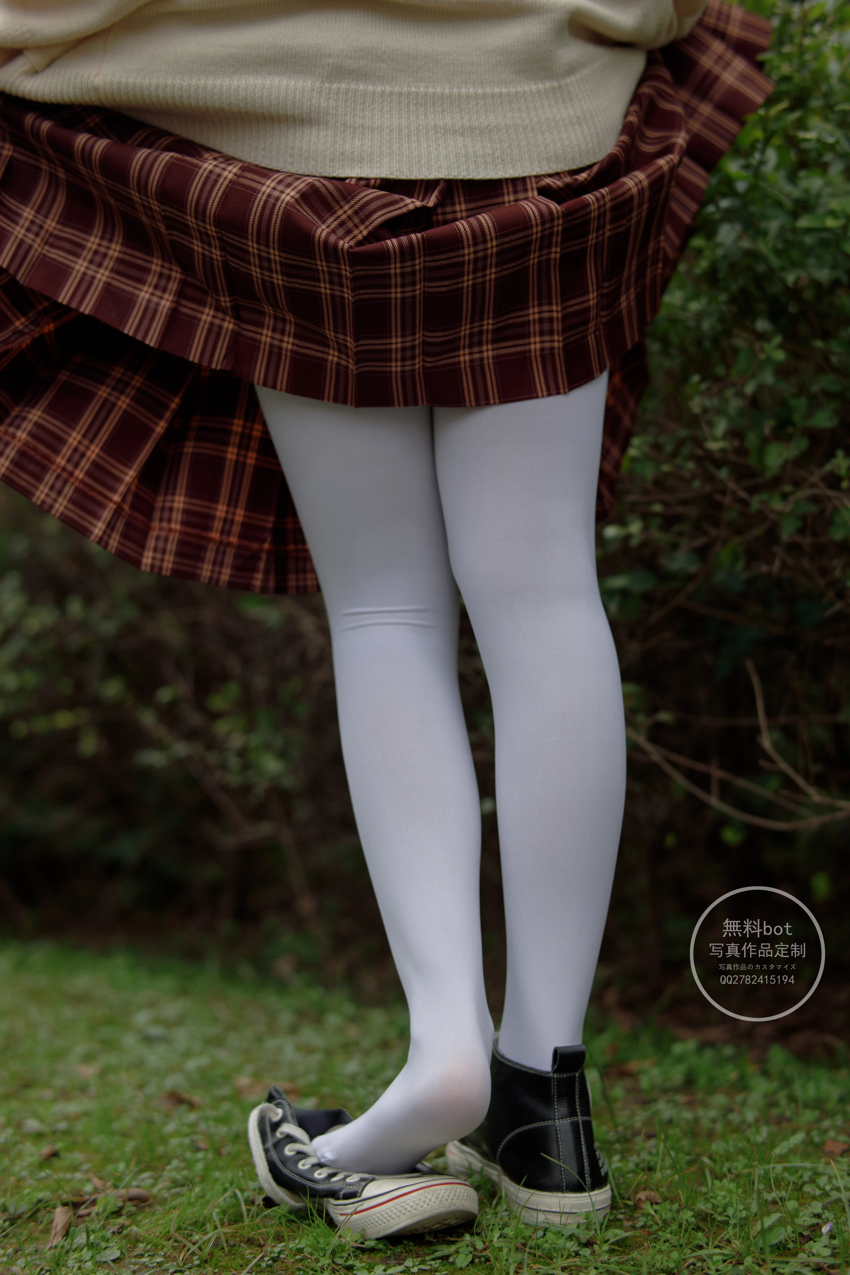 森萝财团 有料006  依依 户外白丝JK制服 [90P]插图4